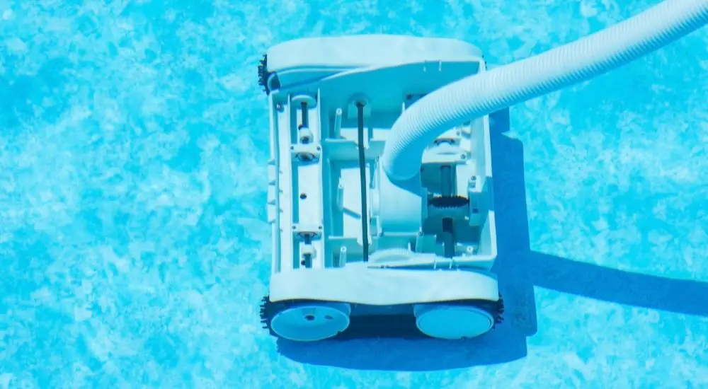 robot per pulire piscina 